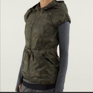 lululemon Olive Spring Fling Camo Vest size 8